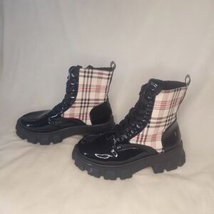 Unbranded Plaid Patent Faux Leather Bohemian Moto Chunky Soled Combat Boot NWOB